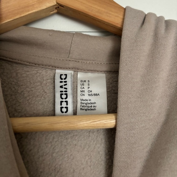 Divided Tan Hooded Cotton Dress - Picture 11 of 13